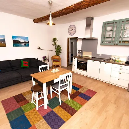 Ferienwohnung Schiffstatt 아파트 구스하겐